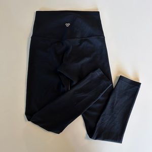 SOLD Aritzia TNA Butter Atmosphere Leggings